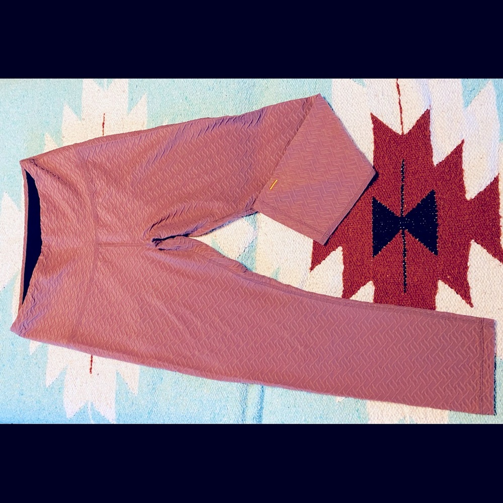 Lucy leggings, size large, blush pink color